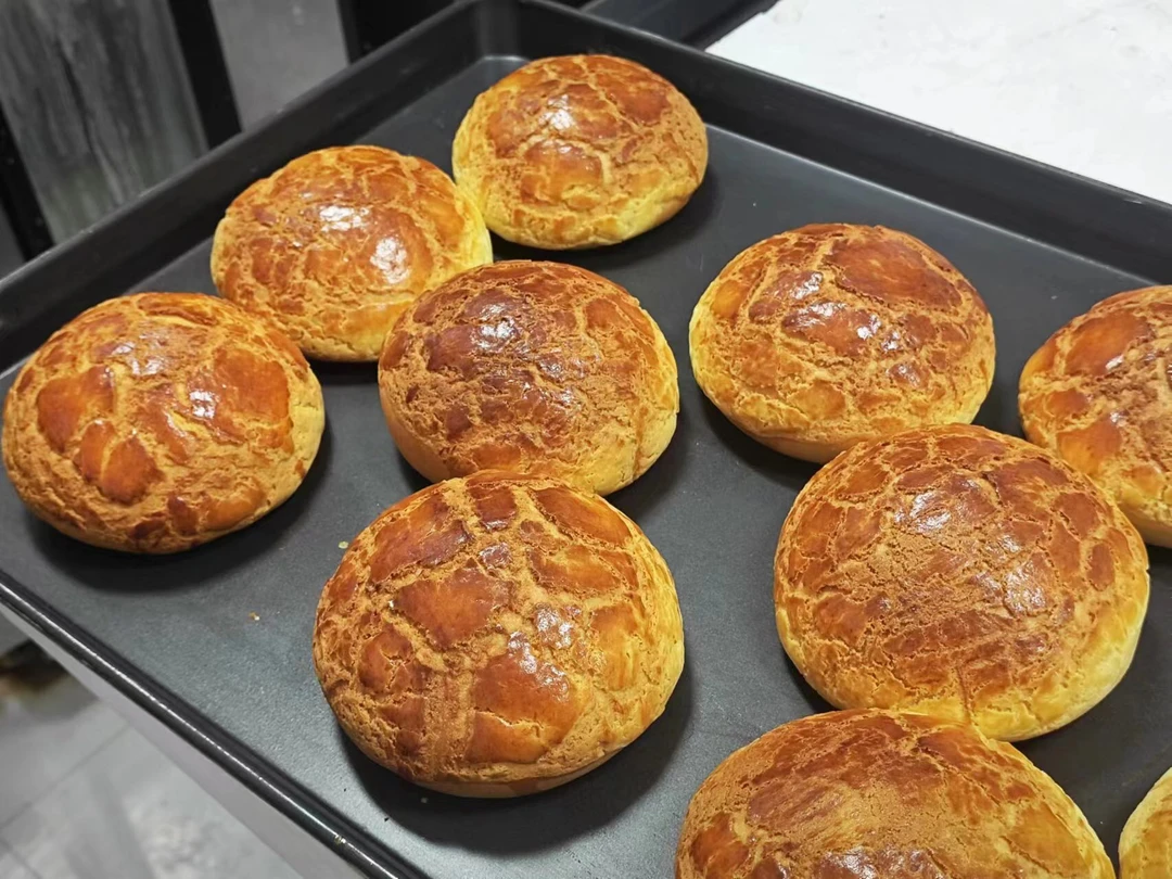 奶酥菠萝包面包