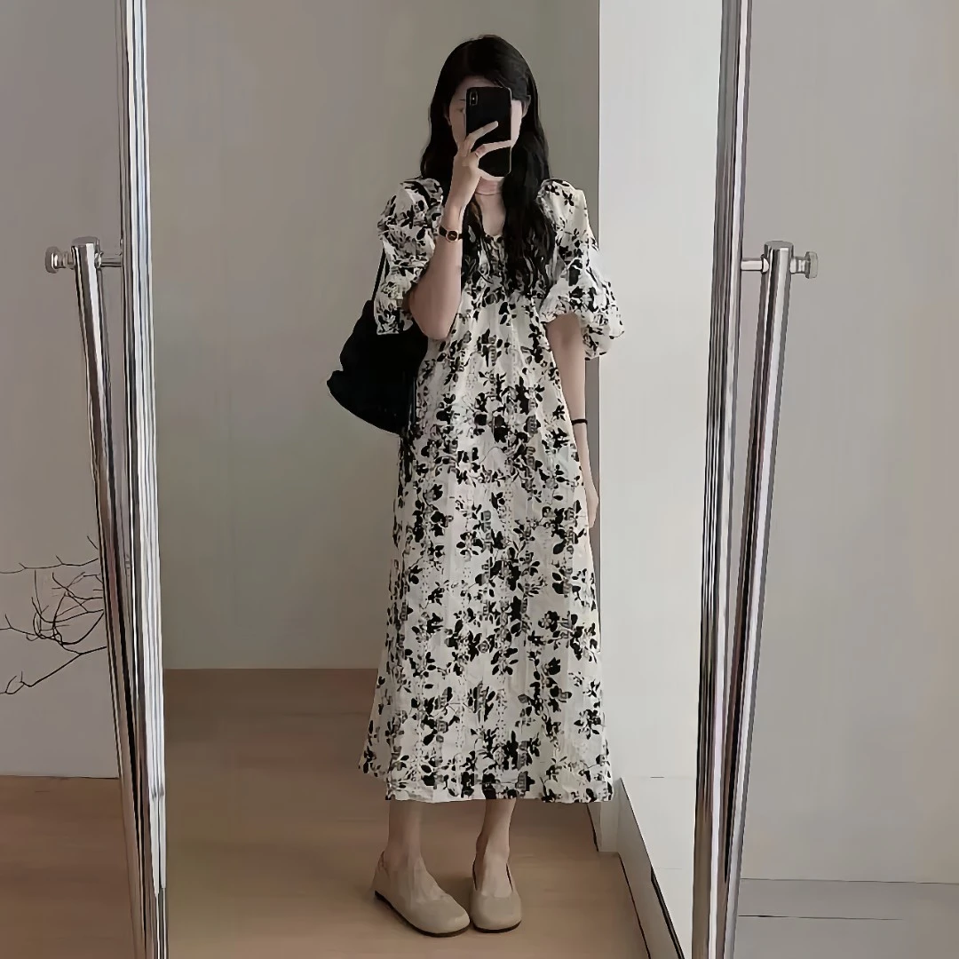 大码女装茶歇法式设计感连衣裙夏季新款韩系穿搭宽松显瘦碎花长裙