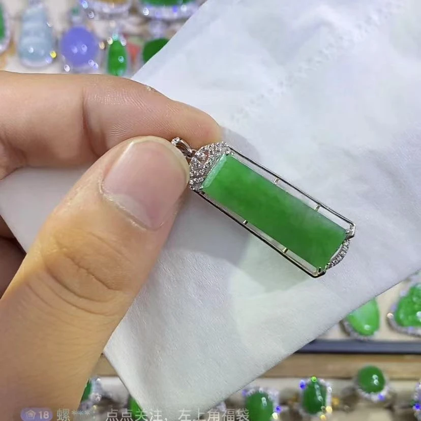 S925银天然翡翠绿牌