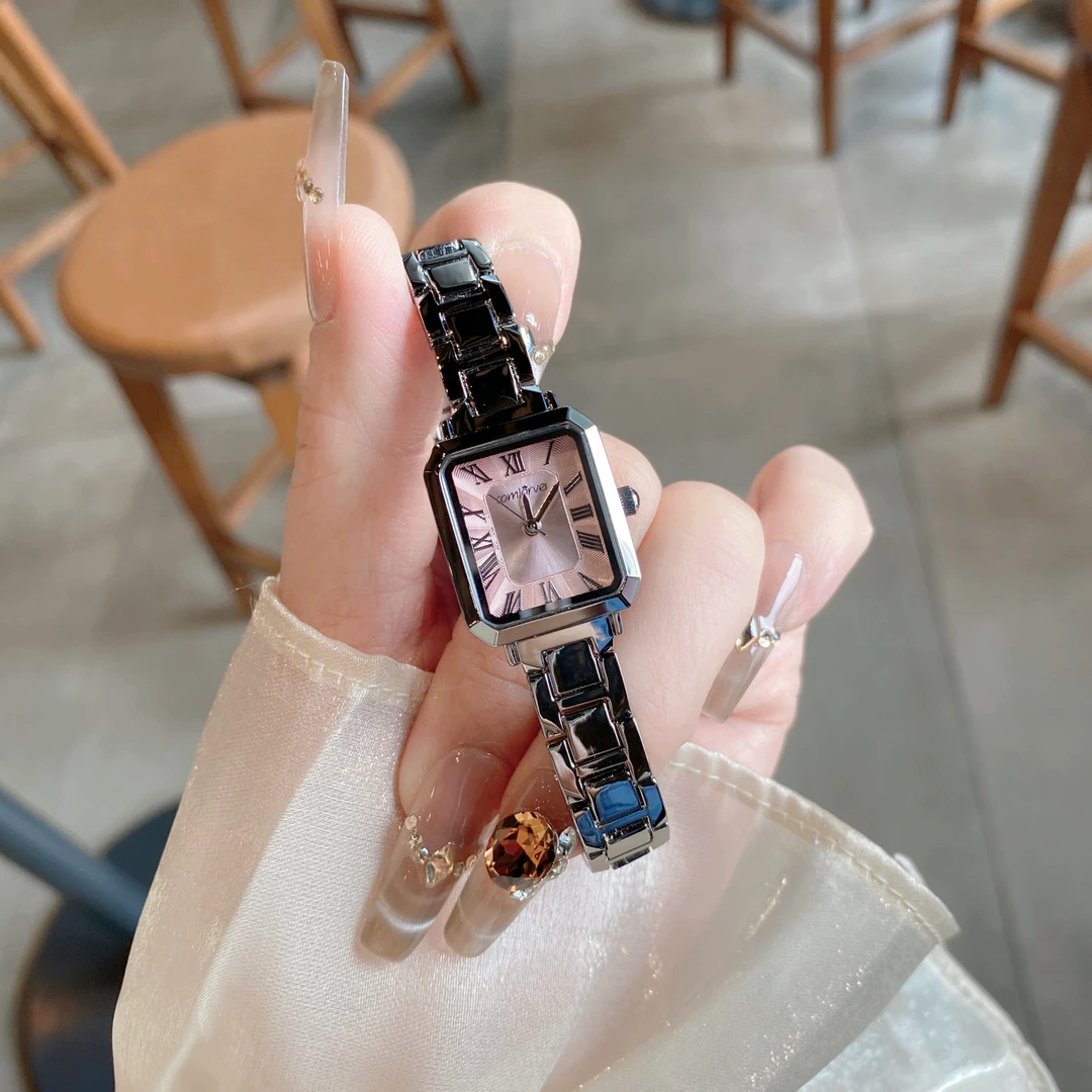 轻奢小众女士手表精致方糖设计防水石英腕表