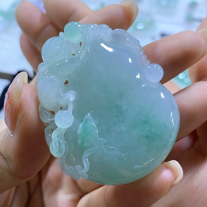 翡翠颈饰未镶嵌天然翡翠A货吊坠