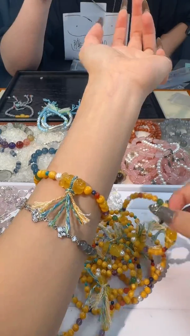 【闪购商品】蜜蜡手链未镶嵌鸡油黄琥珀小熊设计款 发货多样性