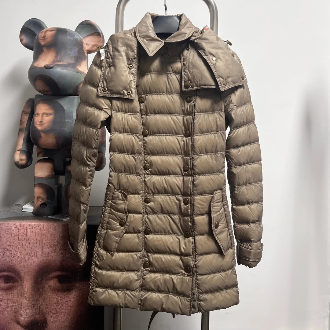 Burberry巴宝莉长款羽绒服 尺码：S 新旧：99新