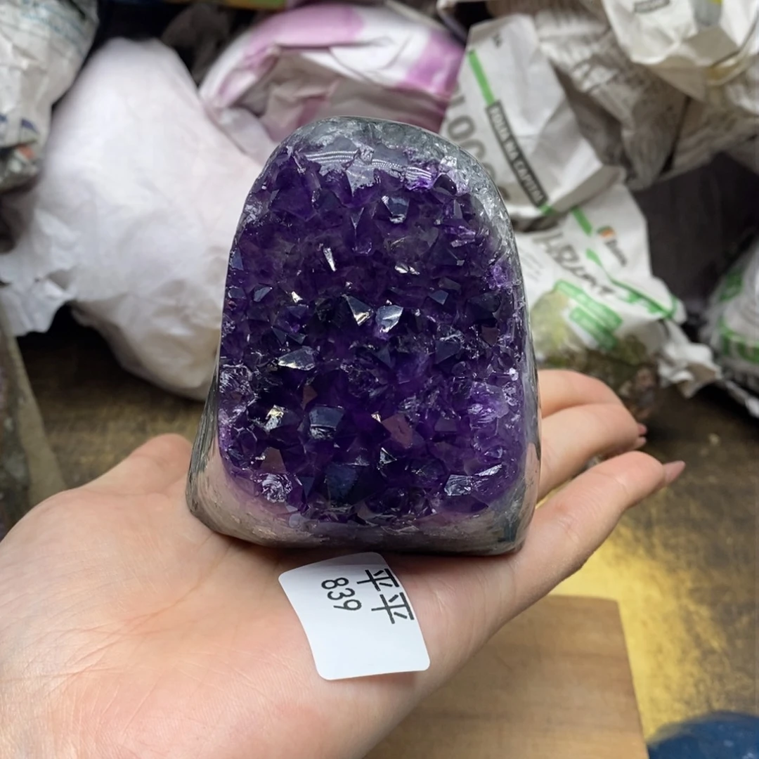 水晶乌拉圭未镶嵌