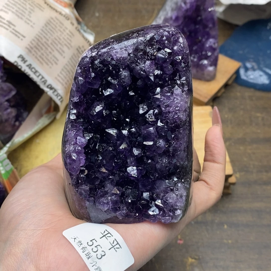 水晶乌拉圭未镶嵌