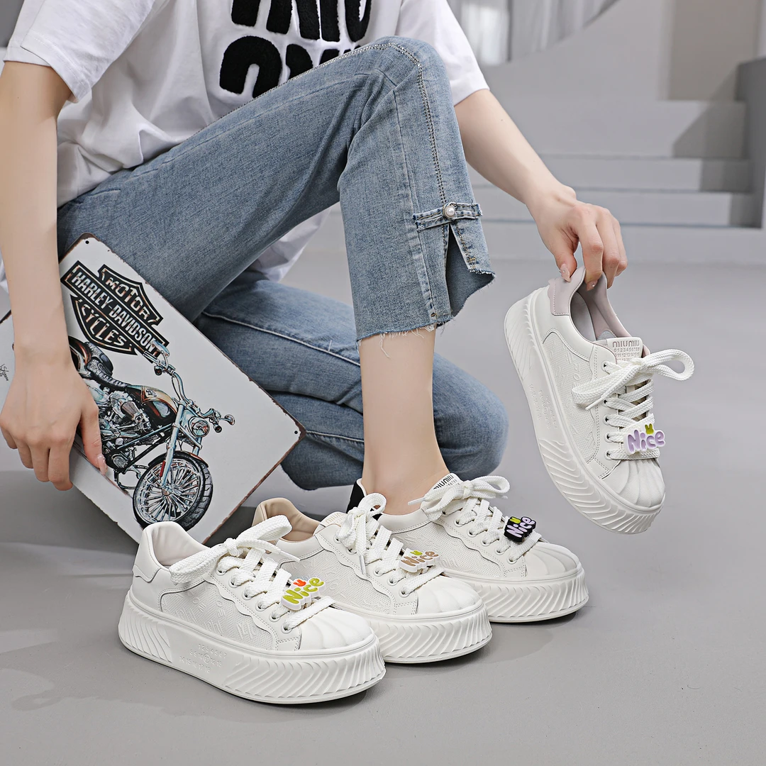 网红韩版休闲透气网红运动时尚百搭真皮高档气质耐脏休闲小白鞋