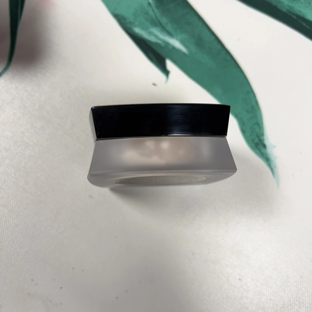 大庆仓 臻颜轻柔蜜粉4g（限使用日期：2027年2月）
