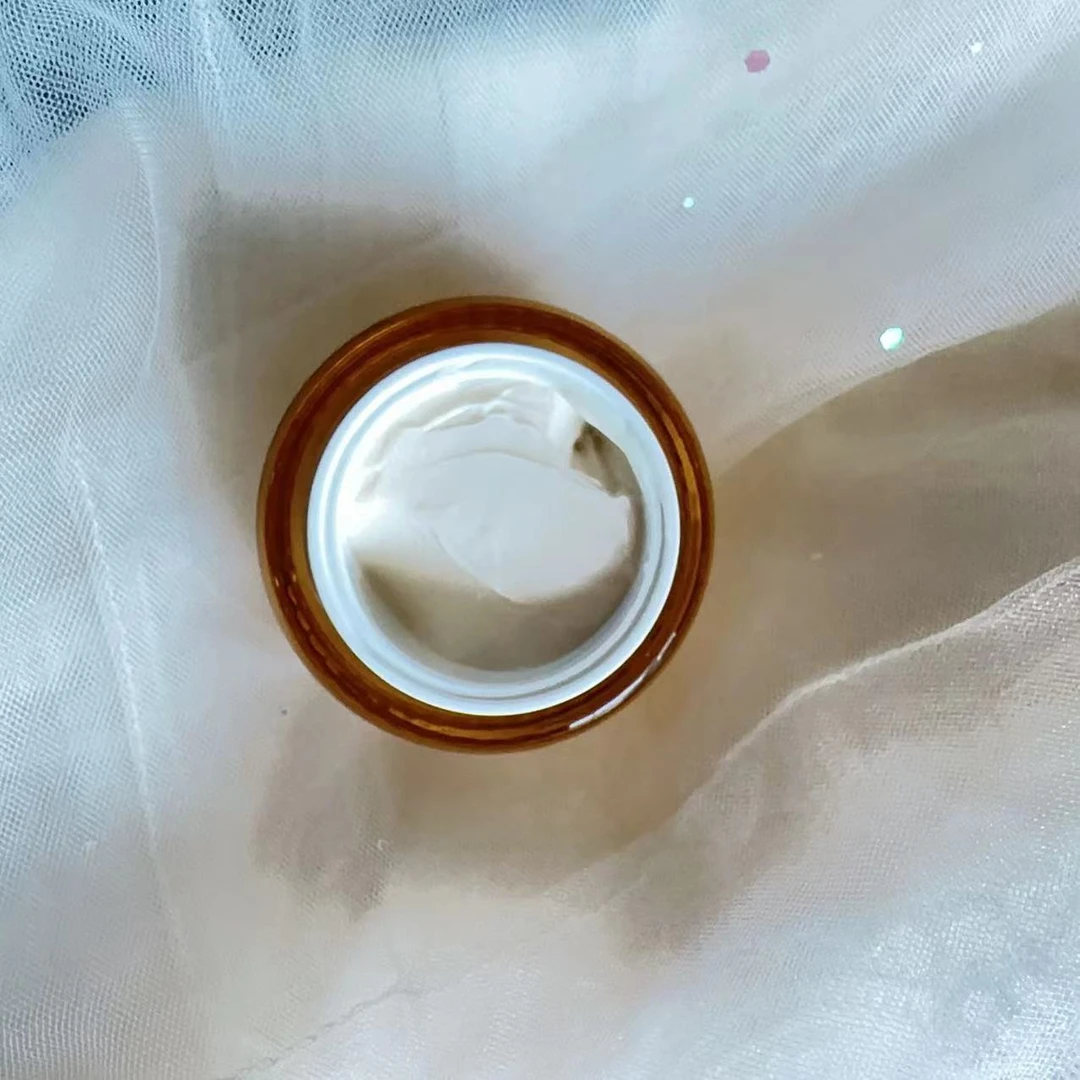 大庆仓  山茶花修护面霜15ml（限使用日期27年4月）