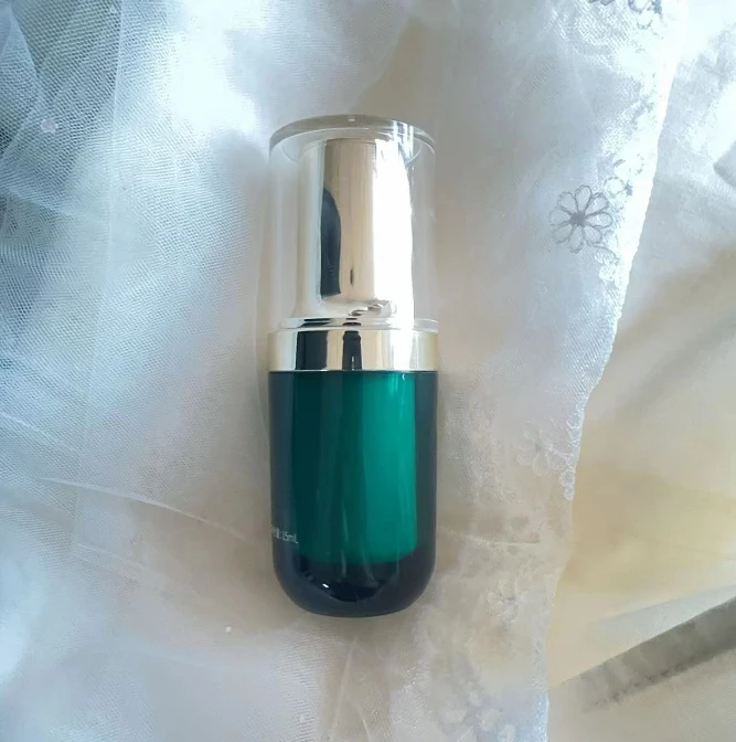 大庆仓  山茶花眼部精华液15ml（限使用日期：2027年5月）发一瓶