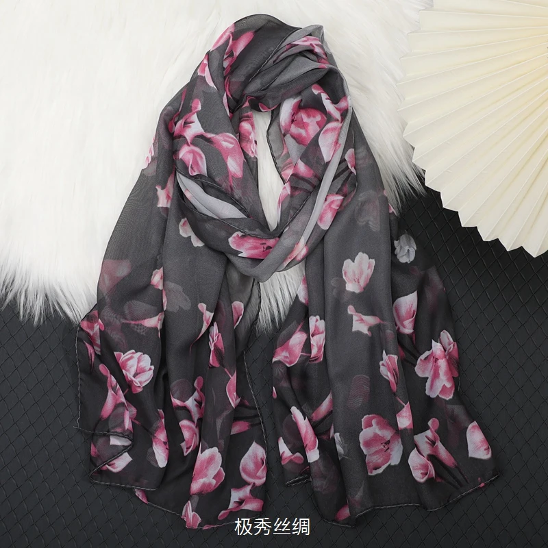 时尚印花围巾洋气妈妈款雪纺丝巾中老年护颈椎纱巾春秋防晒披肩