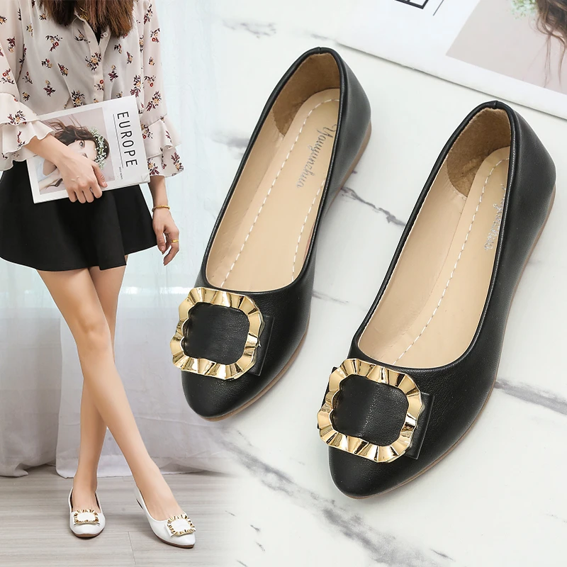 2024春夏新款平底尖头女单鞋网红款百搭浅口妈妈鞋软底大码豆豆鞋