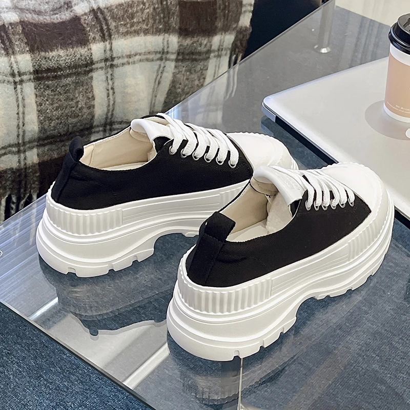 超火厚底增高帆布鞋女百搭小白鞋2024新款秋季爆款小众休闲运动鞋