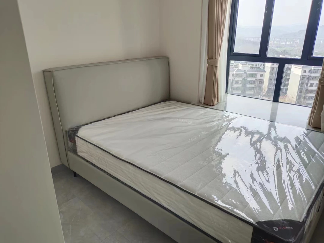卧室客厅软床，床垫，简约风装修主卧大床双人灰色