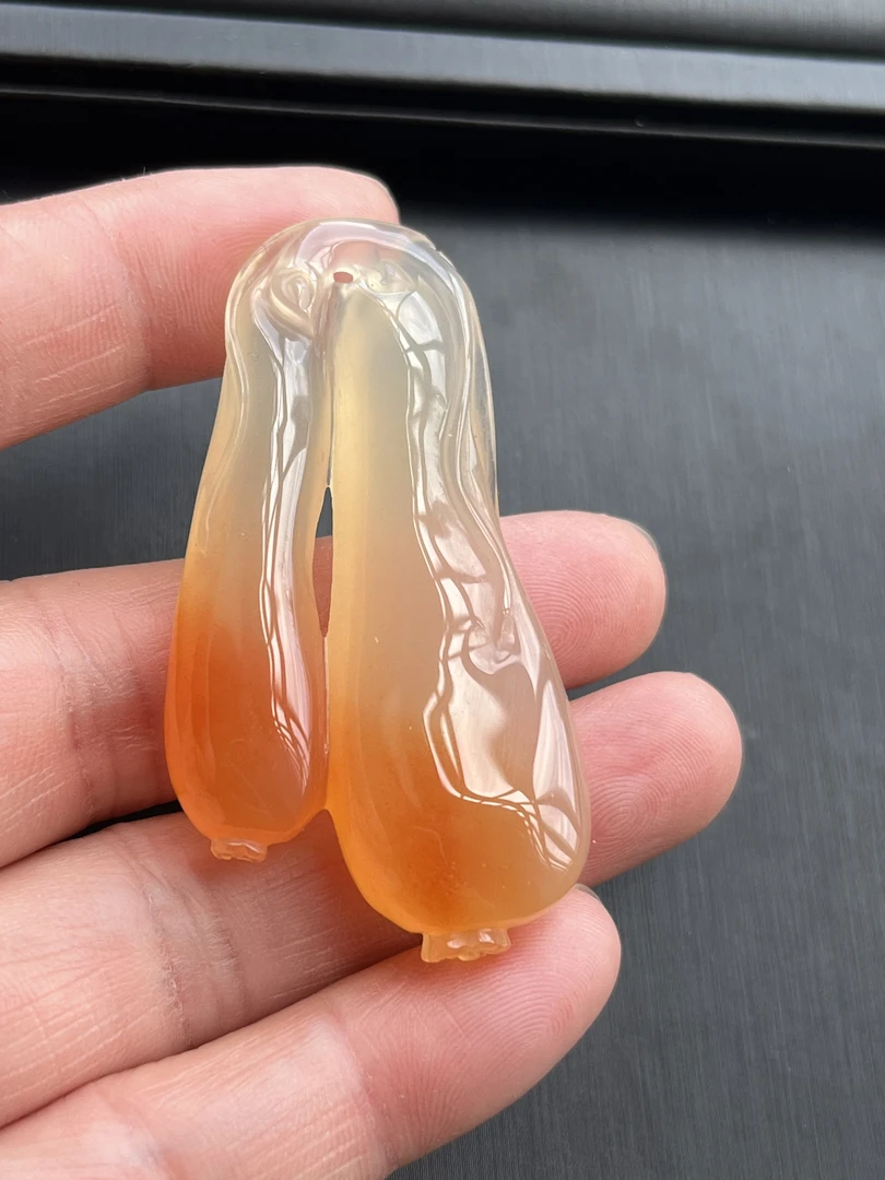 云南黄龙玉女款精美颈饰挂件高冰雕刻福瓜吊坠春日珠宝