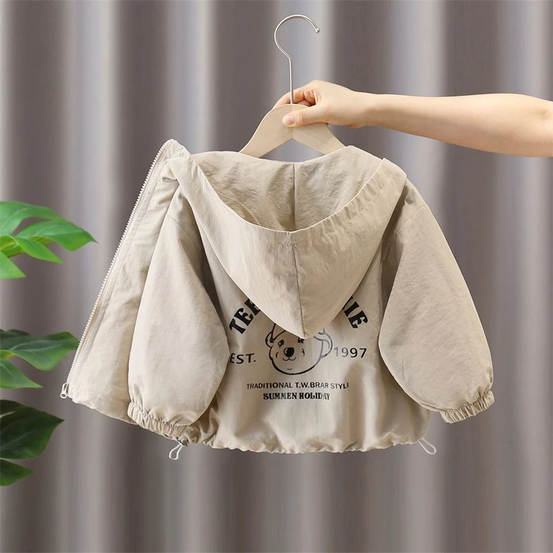 男童春秋季外套2025年新款儿童装连帽冲锋衣帅气男孩秋装宝宝