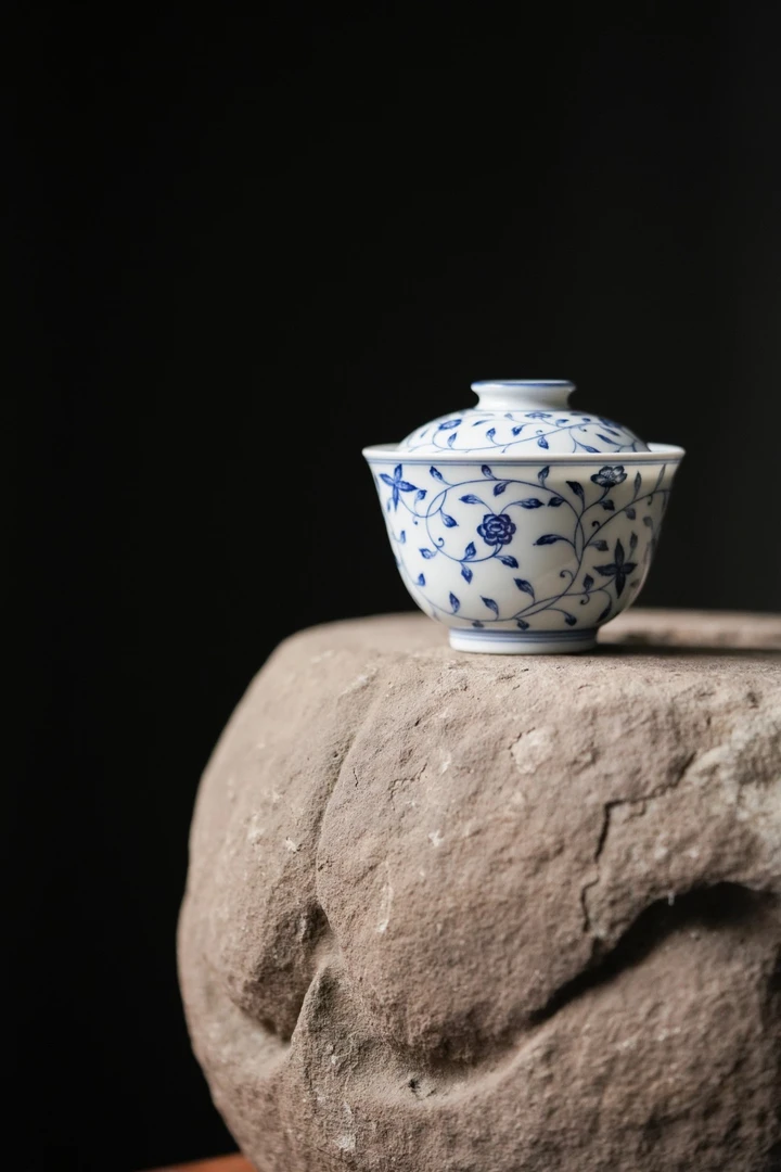 華青堂缠枝莲二才盖碗