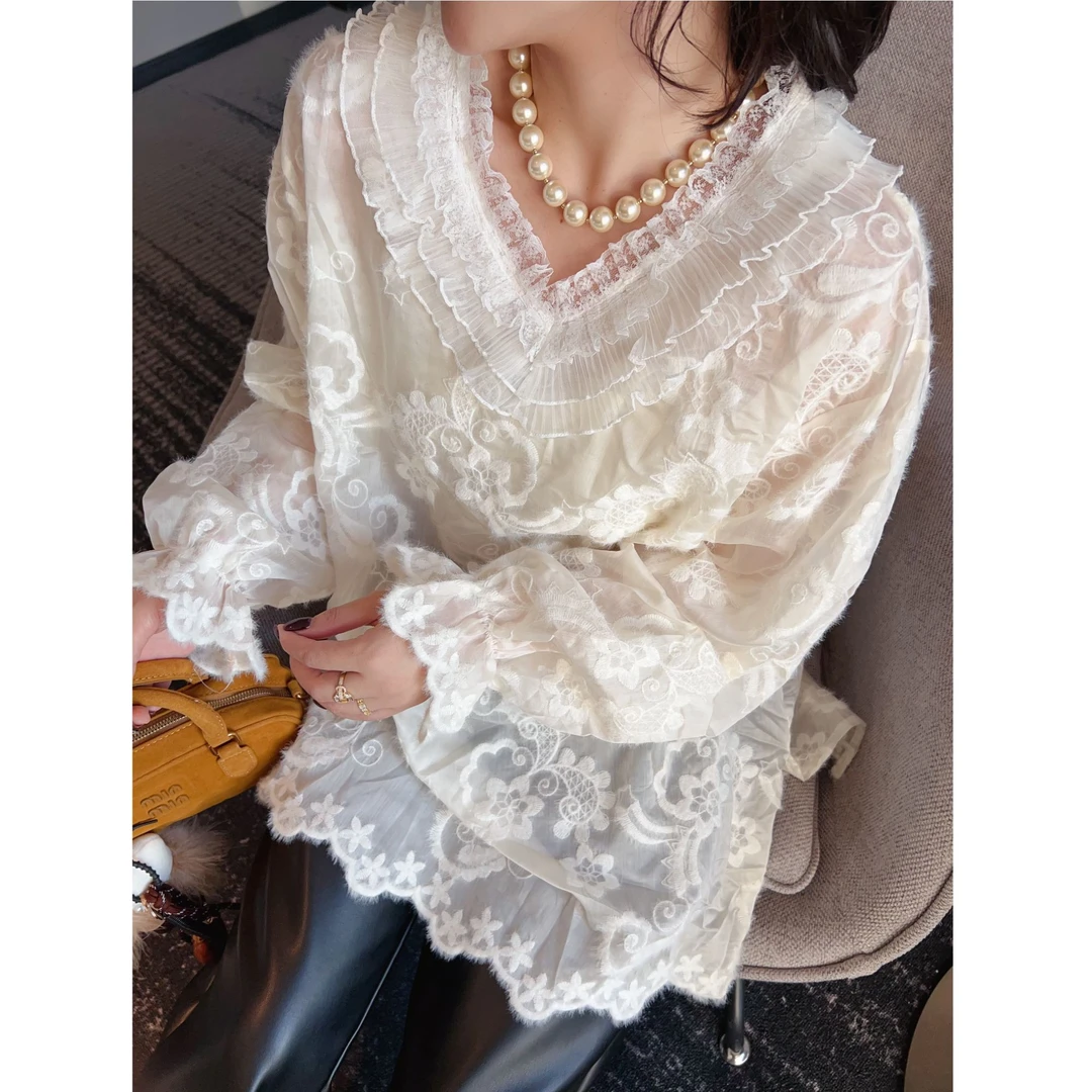 法式微透中长款蕾丝衫上衣女秋冬新款重工钩花宽松遮肉洋气大版衫