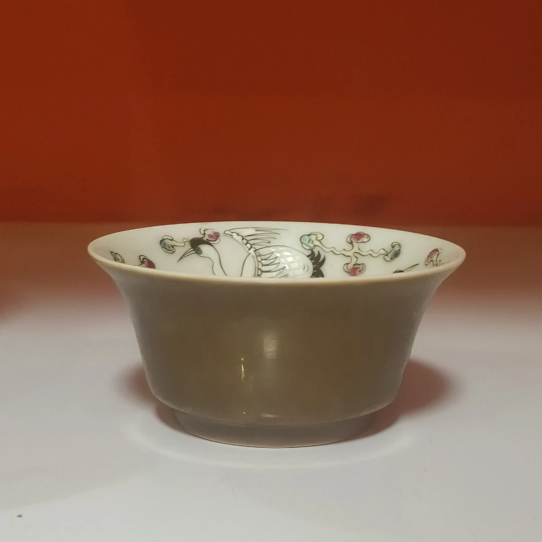清晚期 外酱釉内粉彩白鹤纹马蹄式主人杯