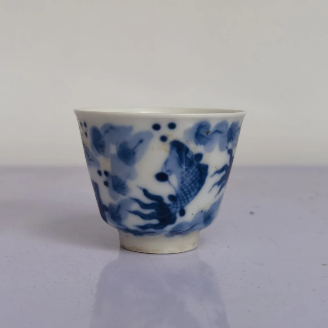 0672清晚期 青花鱼藻纹杯