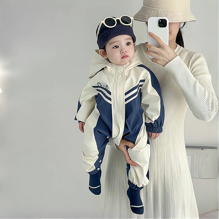 新生婴儿冲锋衣连体衣早初秋季装1男女宝宝秋季超萌外出韩系哈衣2