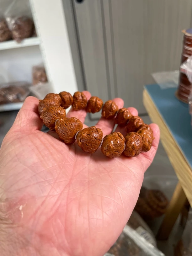 桃核雕刻呱呱来财文玩配饰