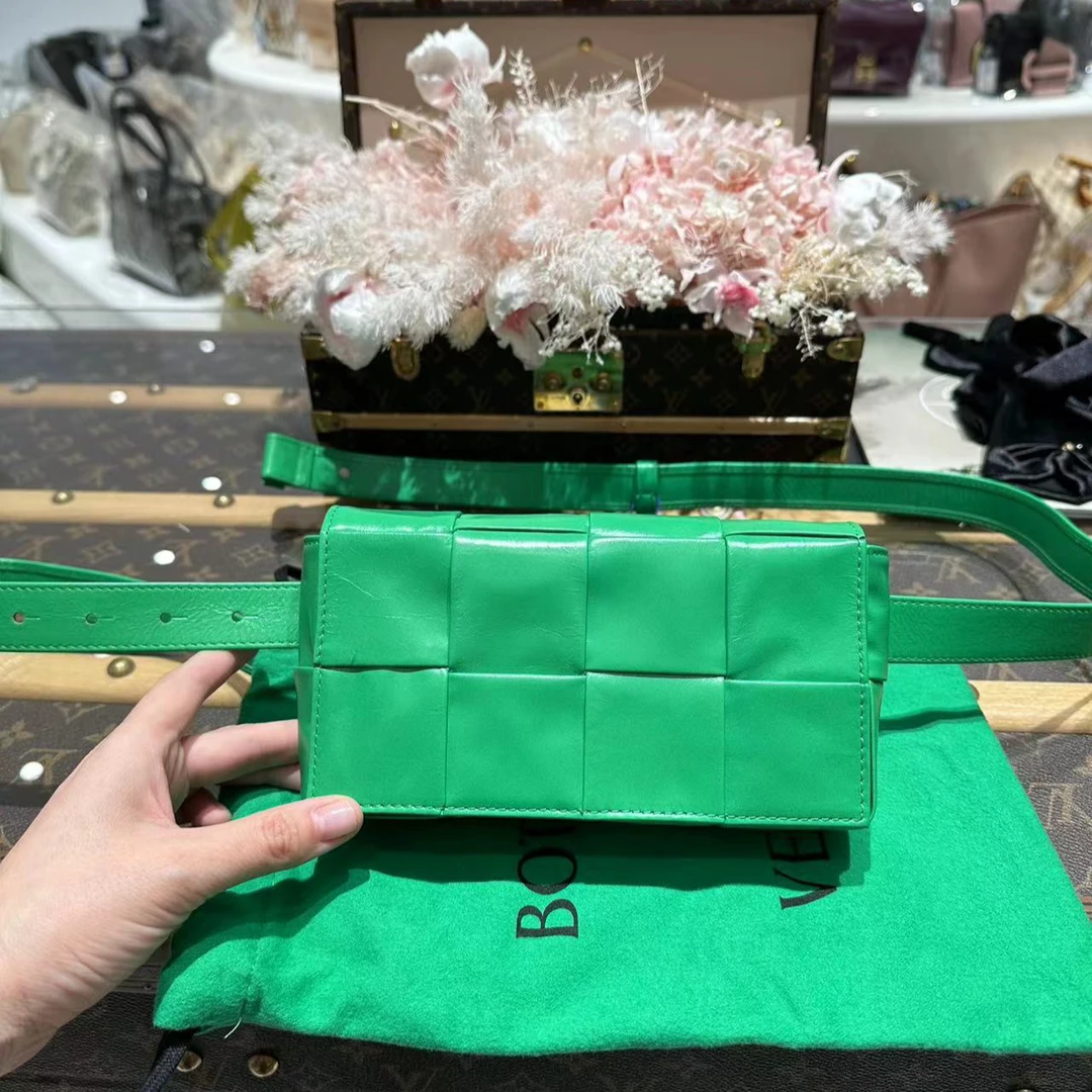95新 BOTTEGA VENETA/葆蝶家 0789/绿色编织款腰包/尺寸18x10