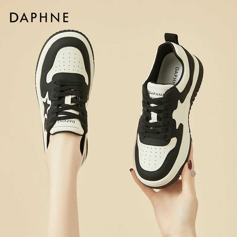 达芙妮女鞋春季新款经典熊猫配色休闲板鞋时尚百搭小众星星运动鞋