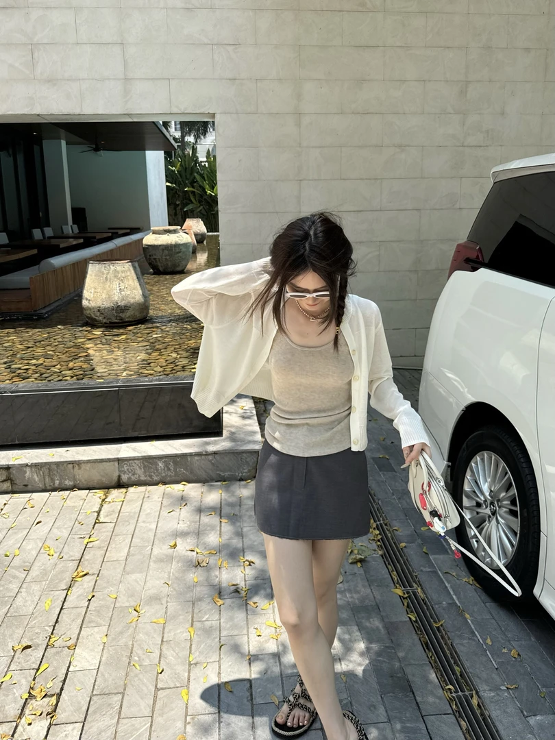 SEVEN也 miu中高腰黑灰自带安全裤百搭设计感女装显瘦女装半身裙