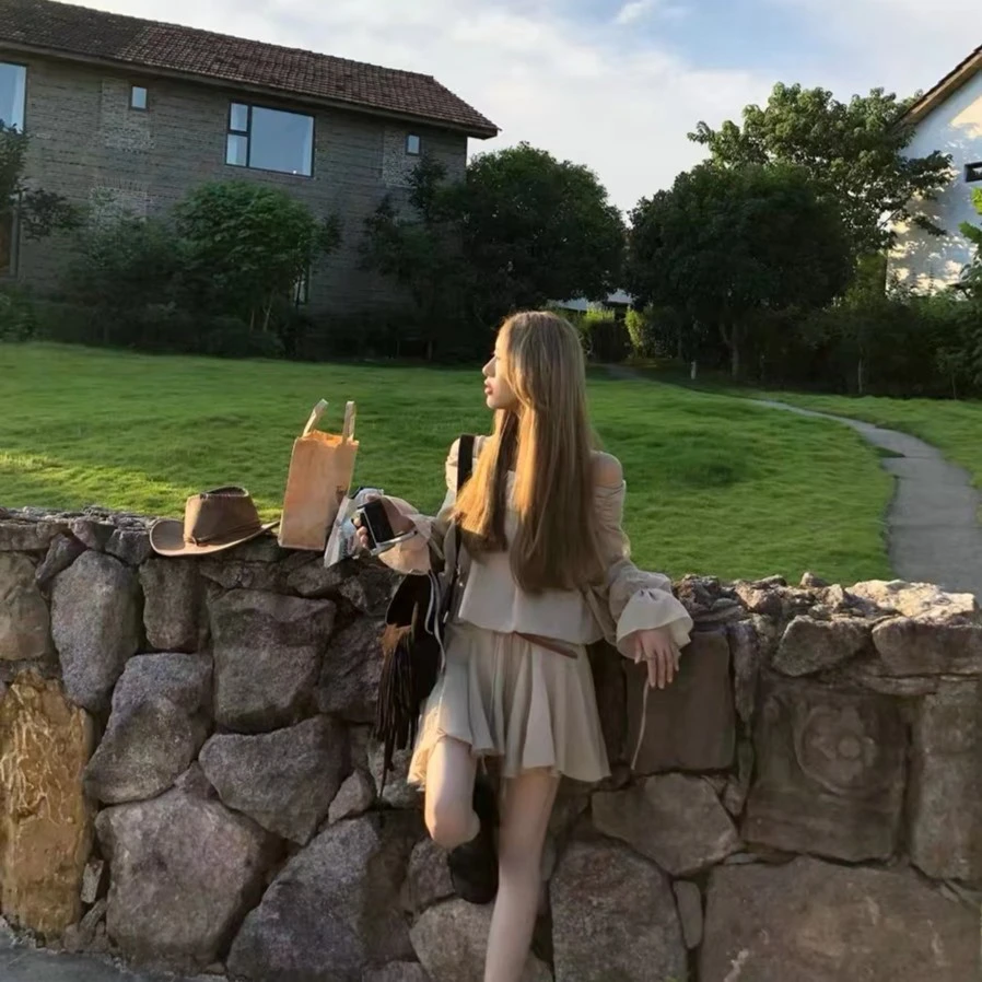 青  soolrok 松未韵一  韩系不规则裙摆套装女一字肩上衣高腰短裙