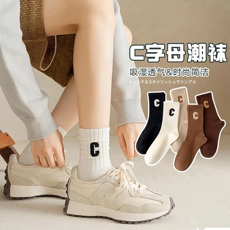 袜子女2024新款爆款秋冬季中筒袜配鲨鱼裤C字母长筒韩版百搭