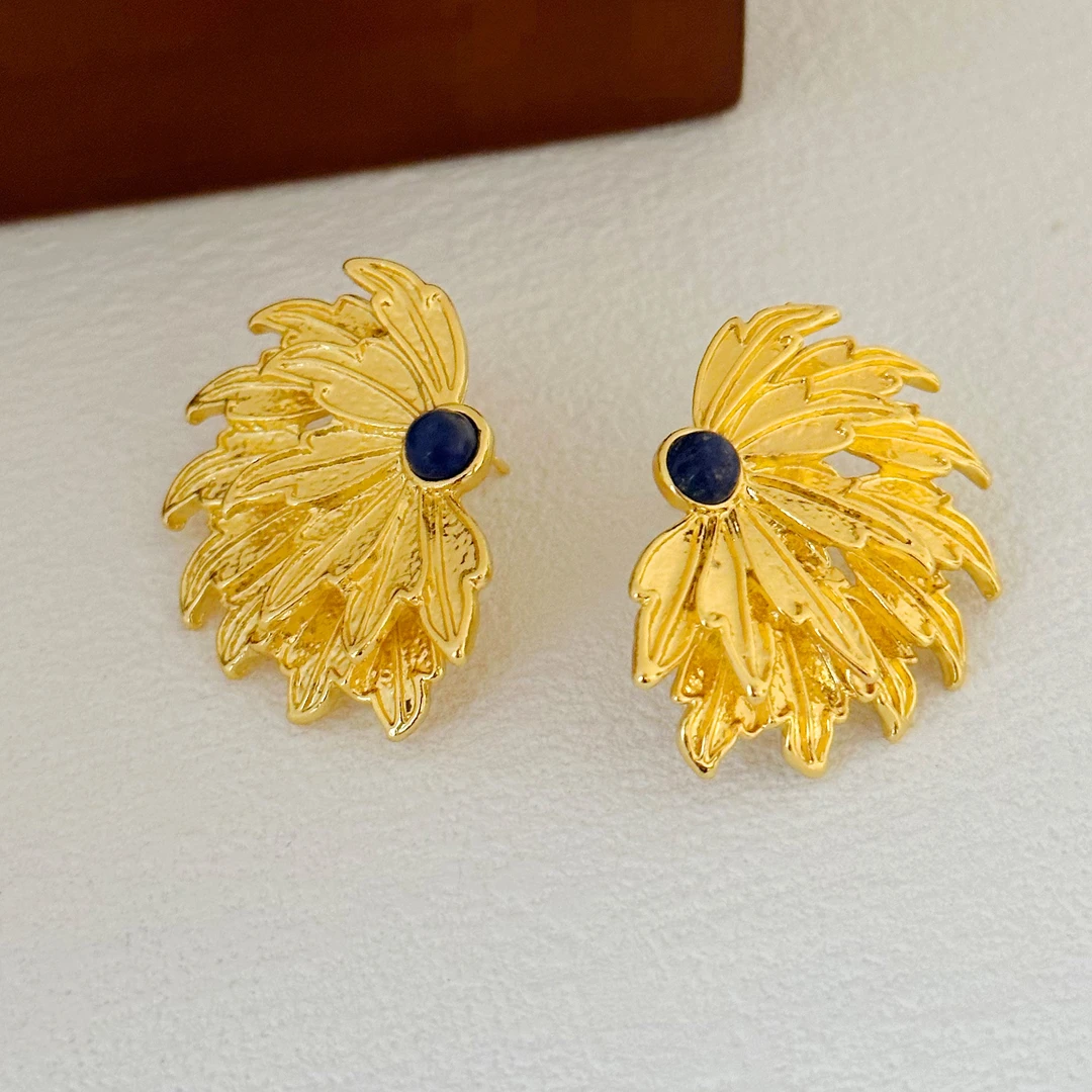 铜合金耳饰 A178 秋冬欧洲复古耳钉立体浮雕宫廷风中古银针耳环