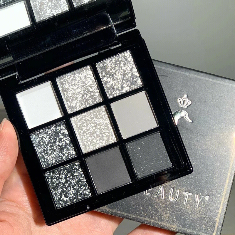TATIBEAUTY黑天鹅九色眼影盘暗黑朋克烟熏妆金属珠光哑光欧美风