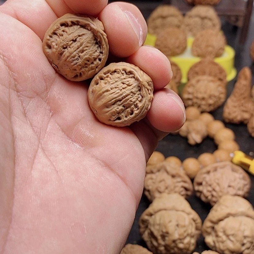 【闪购商品】文玩核桃吊坠张**。