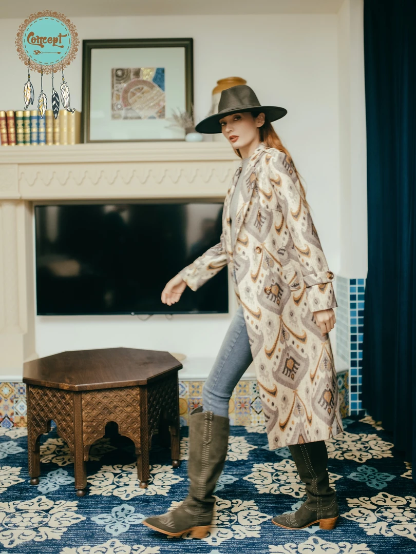 Concept限量款图腾妮子大衣2色