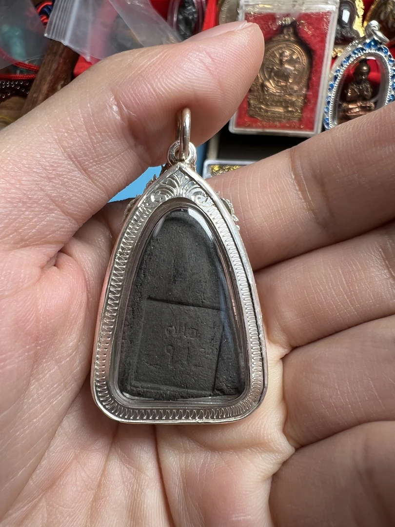 非金属珐琅吊坠 泰牌阿赞弄2534年M16龙婆托吊坠