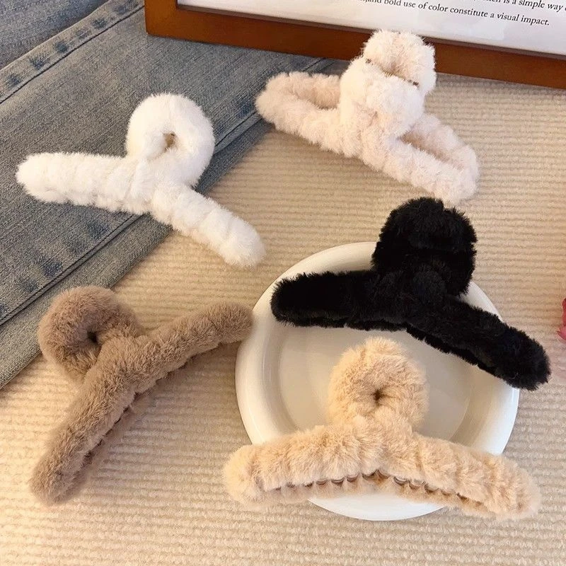 优雅秋冬毛毛鲨鱼夹网红ins毛绒发夹后脑勺抓夹气质可爱百搭11cm