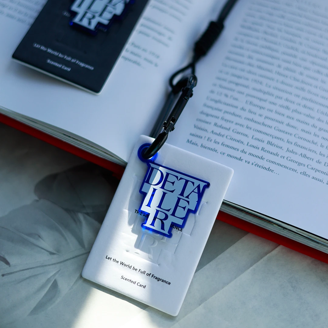 DETAILER车载香味挂件新款车内高级香氛淡香片吊坠车用香水扩香器