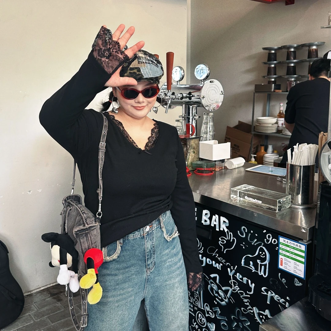 AZHOU'SDAY “蕾丝甜心”显瘦拼接澳绒打底衫 S1022LSTX