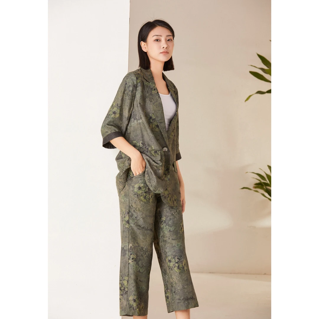 新款气质时尚百搭休闲秋季绿色女士宽松通勤直筒裤LBB66021S