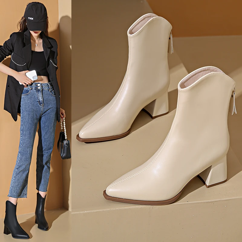 高跟马丁靴女2024年秋冬法式尖头大码粗跟女靴V口瘦瘦靴白色短靴