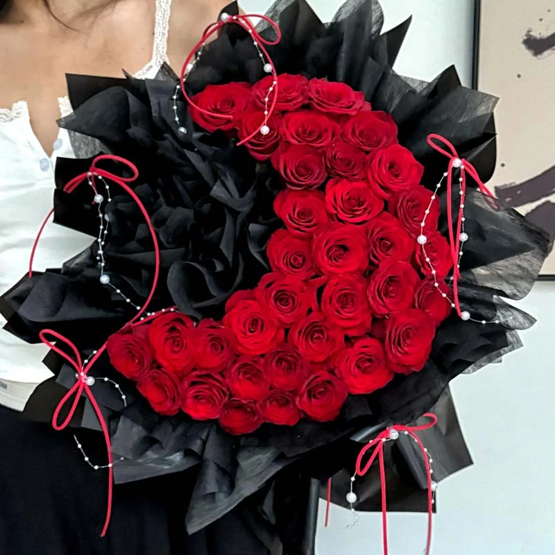【浪漫告白】33朵红玫瑰送女友月亮玫瑰花束鲜花速递全国同城配送北京上海广州花店小时达