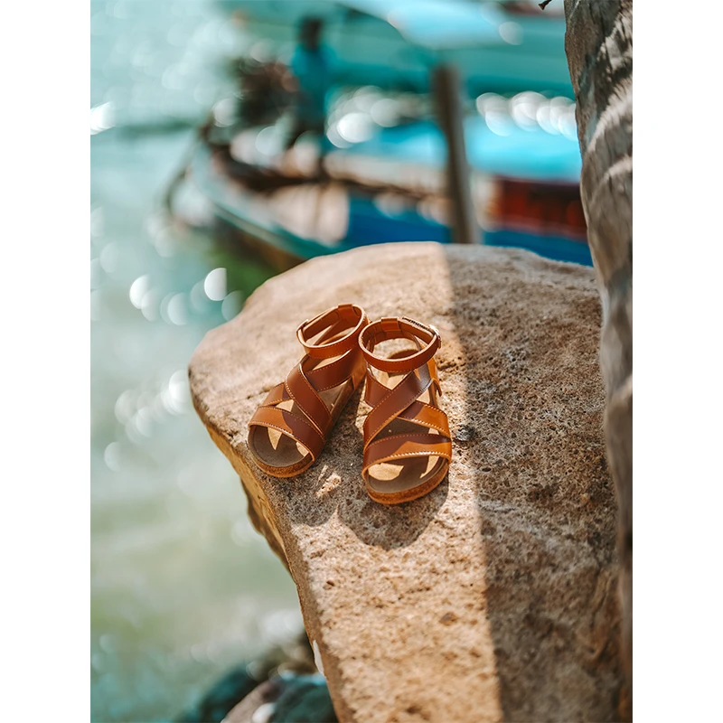 史豌豆女童2024夏季新款儿童复古棕魔术贴凉鞋 X121