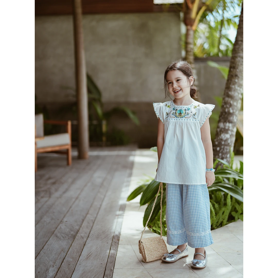 史豌豆女童2024夏季新款清新蓝格子花边九分裤 K1504