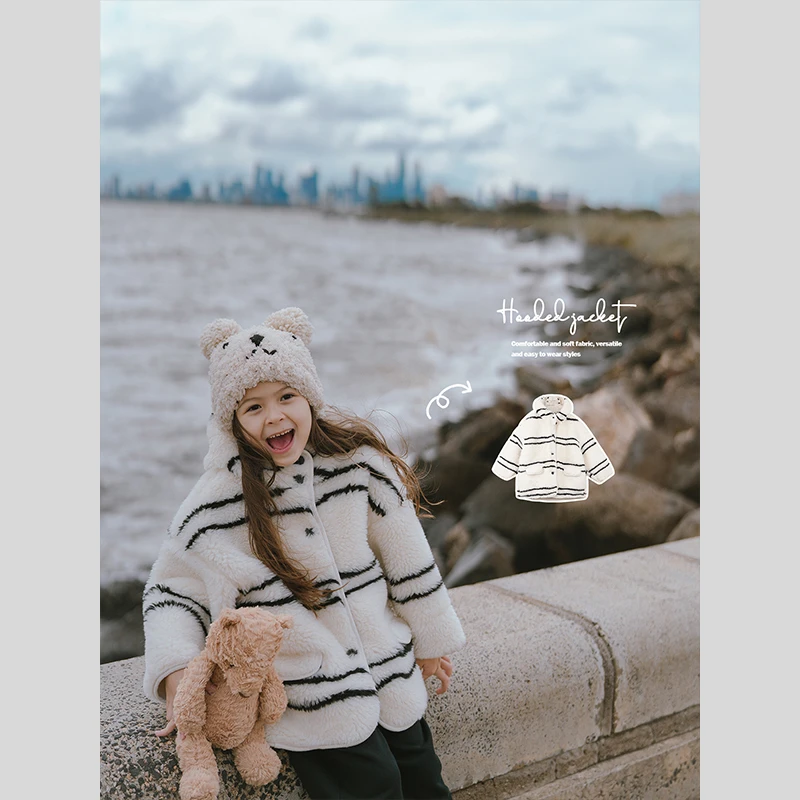 史豌豆女童重工皮毛一体连帽外套 Y2940