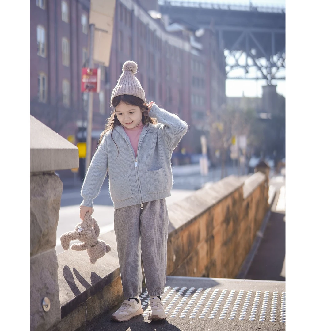 史豌豆女童时髦休闲连帽拉链外套 Q1017