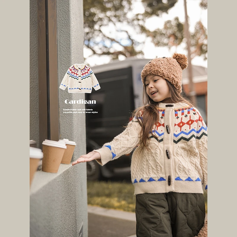 史豌豆女童复古牛角扣奶白花纹加厚针织开衫  Y2869