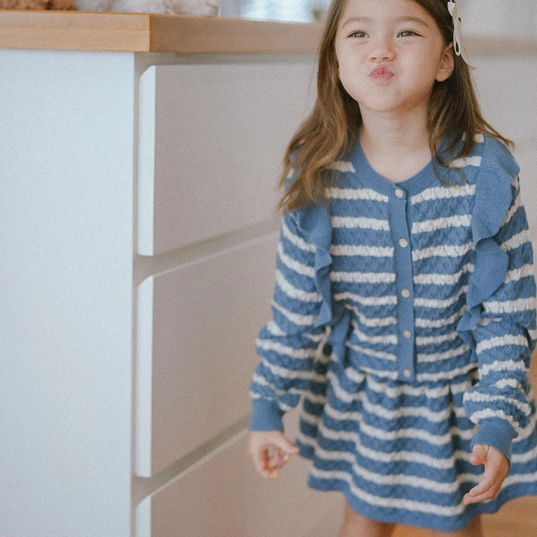 史豌豆女童初秋条纹飞袖针织开衫半裙套装 Y2640