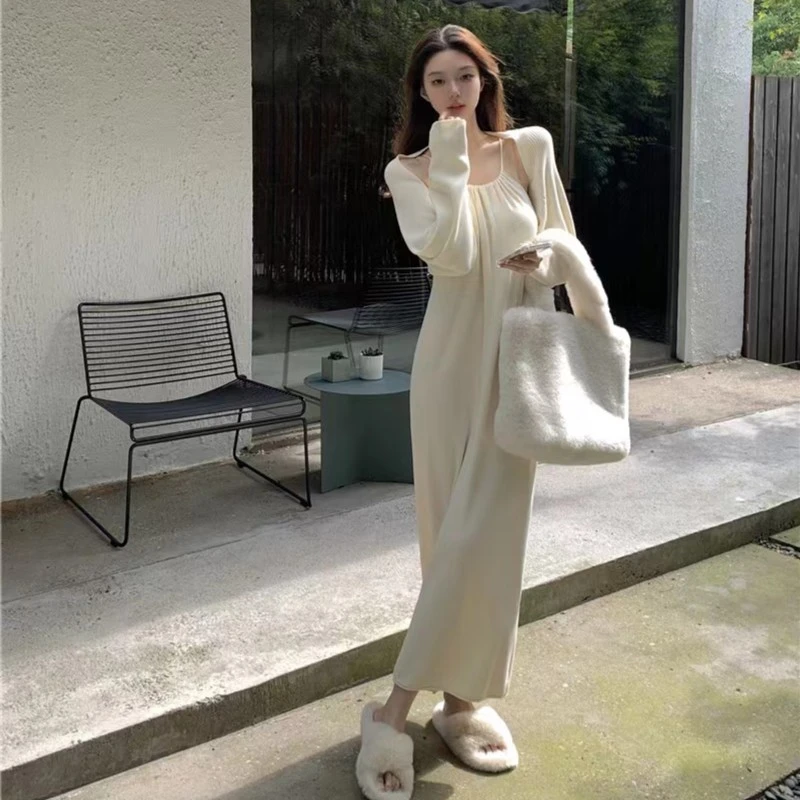 慵懒风针织吊带连衣裙女春季露背挂脖长裙黑色高级感法式复古宽松