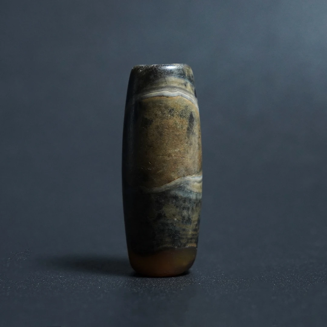 H2412083011/早期大年份/缠丝玛瑙三角眼桶珠  收藏 传承