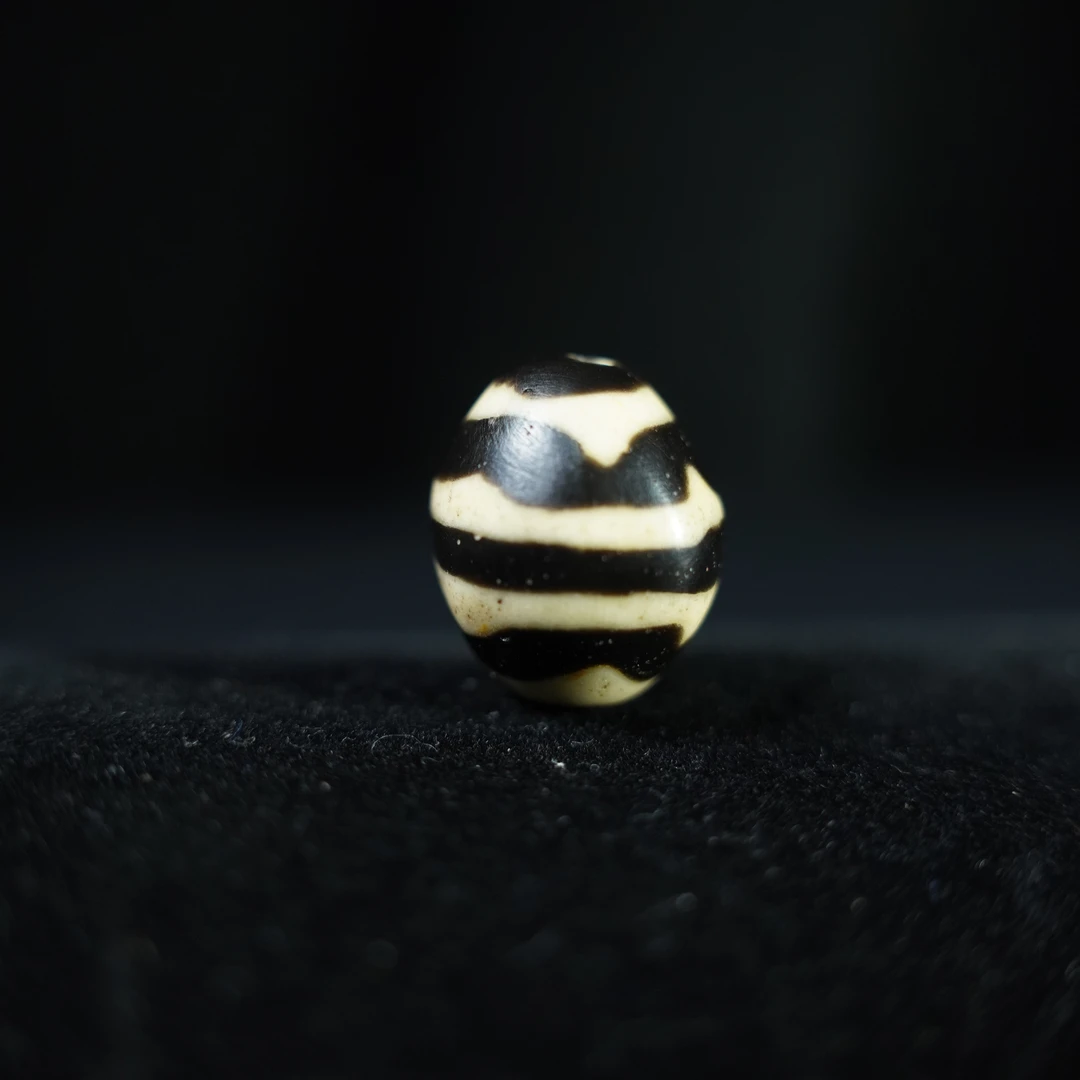 H2410222636/清代/双虎牙达洛料器珠  传承 佩戴